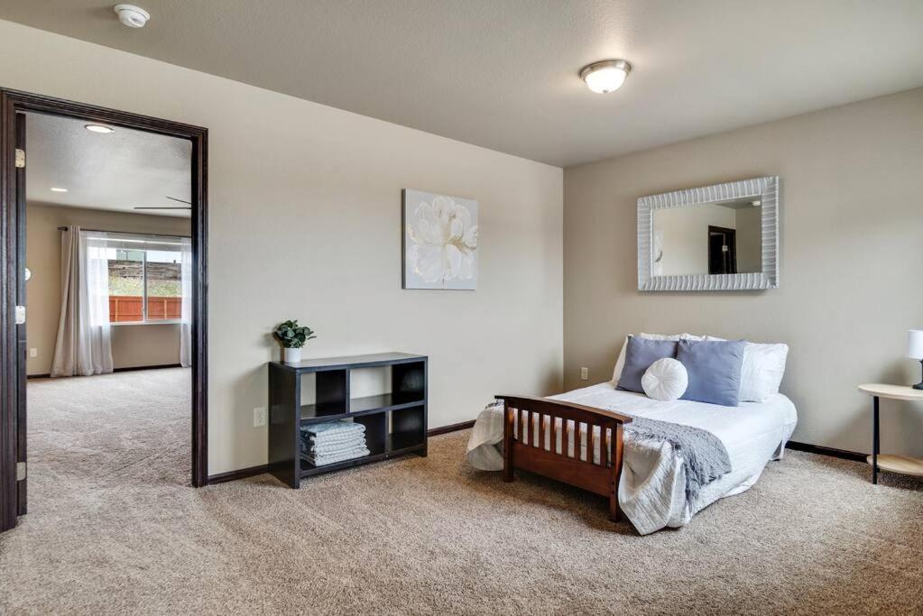 Large Home In The Most Convenient Location 拉皮德城 外观 照片