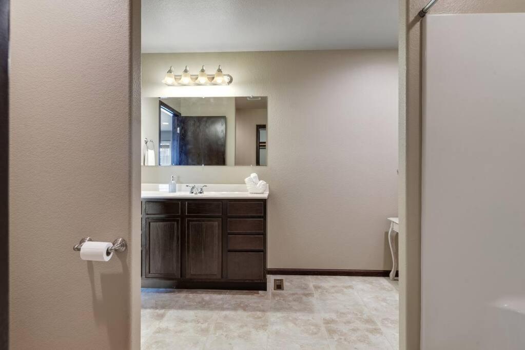 Large Home In The Most Convenient Location 拉皮德城 外观 照片