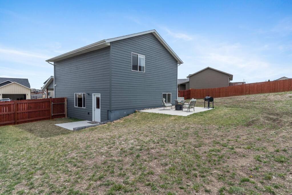 Large Home In The Most Convenient Location 拉皮德城 外观 照片