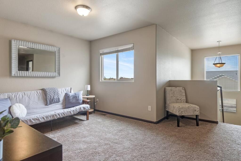 Large Home In The Most Convenient Location 拉皮德城 外观 照片